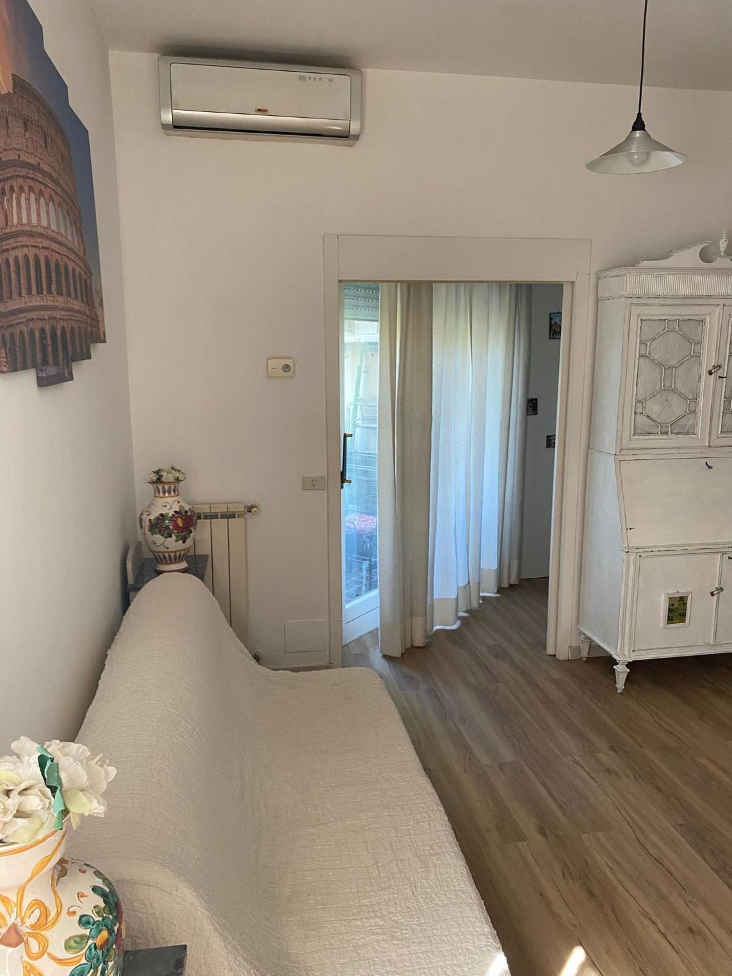 Mami In Centro Apartment ลิโด ดิ ออสเตีย ภายนอก รูปภาพ
